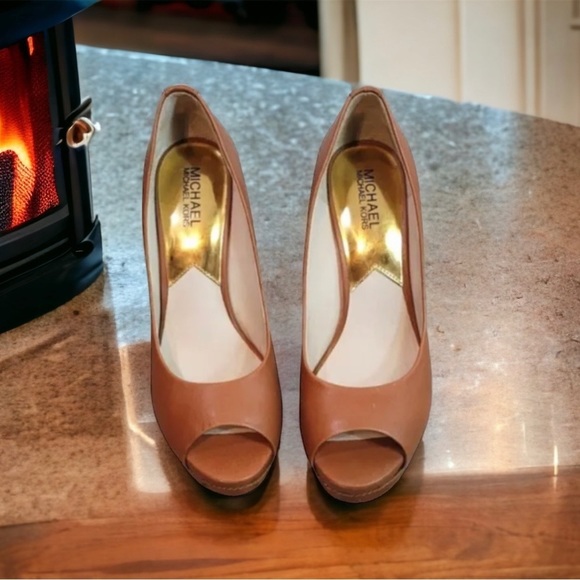 Michael Kors brown size 10 - 5 inch heels - Picture 1 of 6